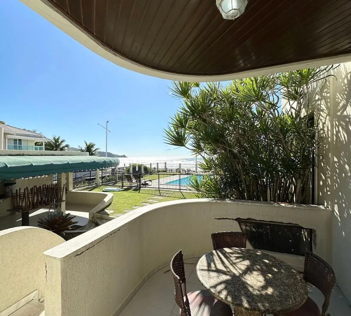 아파트 Apartamento 4 Suites Bombas Pe Na Areia 봄비나스 브라질